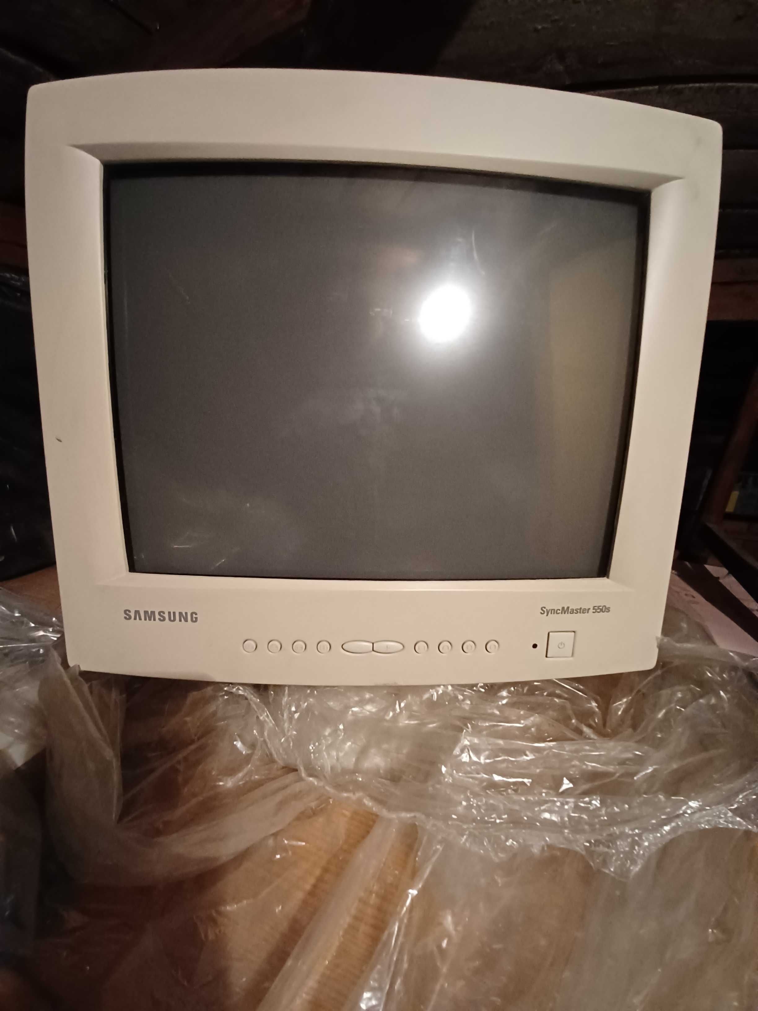 Okazja dla Kolekcjonera - Monitor CRT Samsung SyncMaster 550