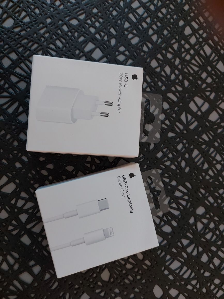 Ładowarka z kablem iphone +gratis adapter do słuchawek