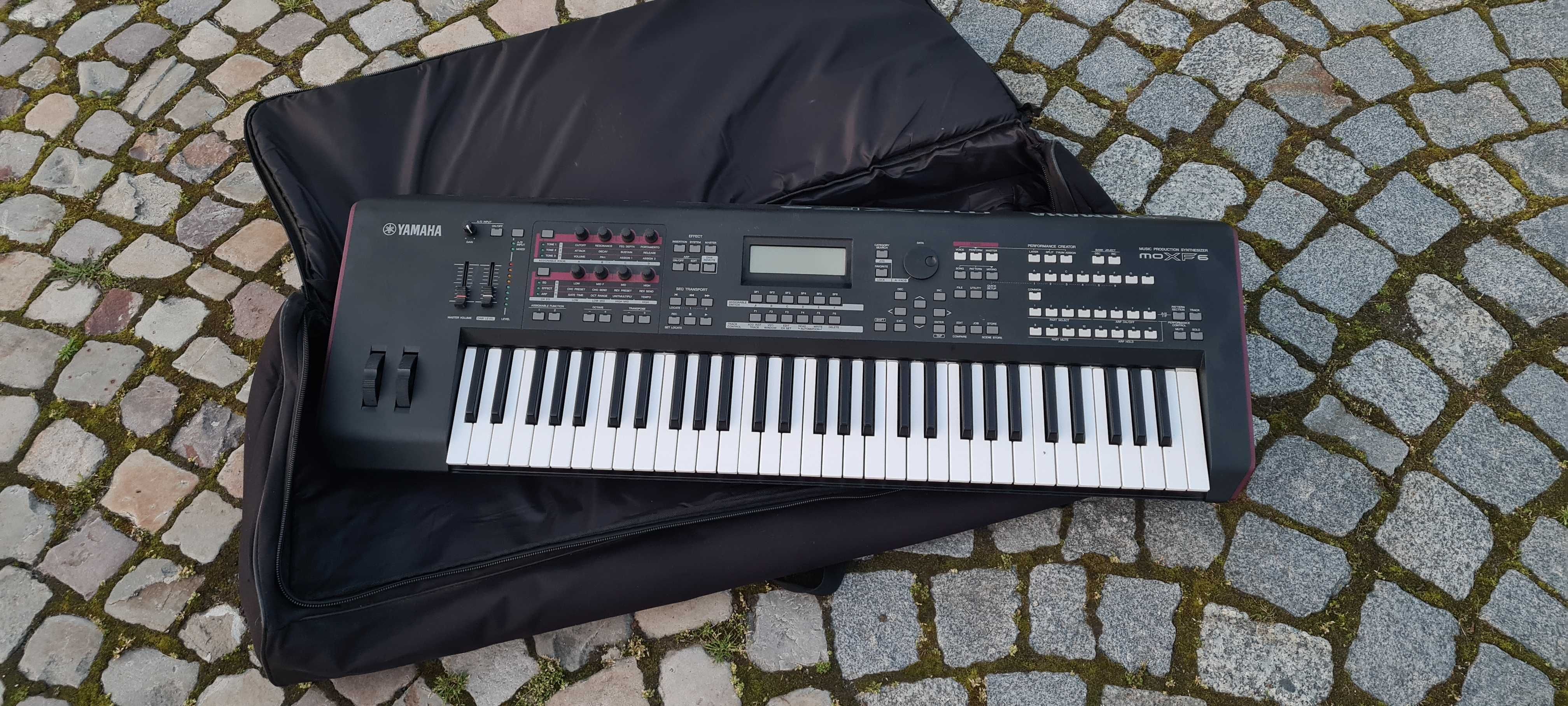 YAMAHA MOXF6 + miękki pokrowiec