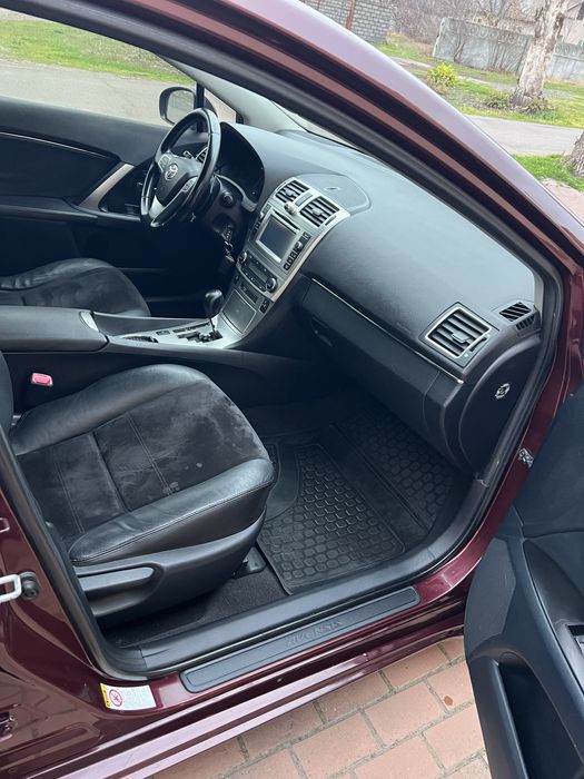 2013 Toyota Avensis 2.0 Гбо4 акпп НЕФАРБОВАН