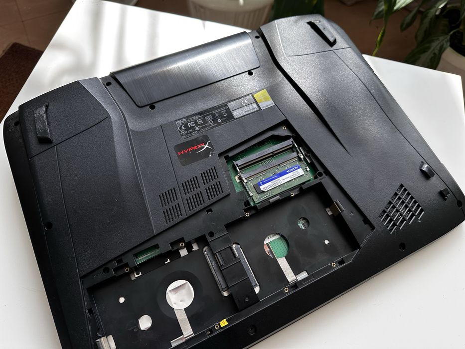 Продам ноутбук НЕ РОБОЧИЙ ASUS ROG G751J