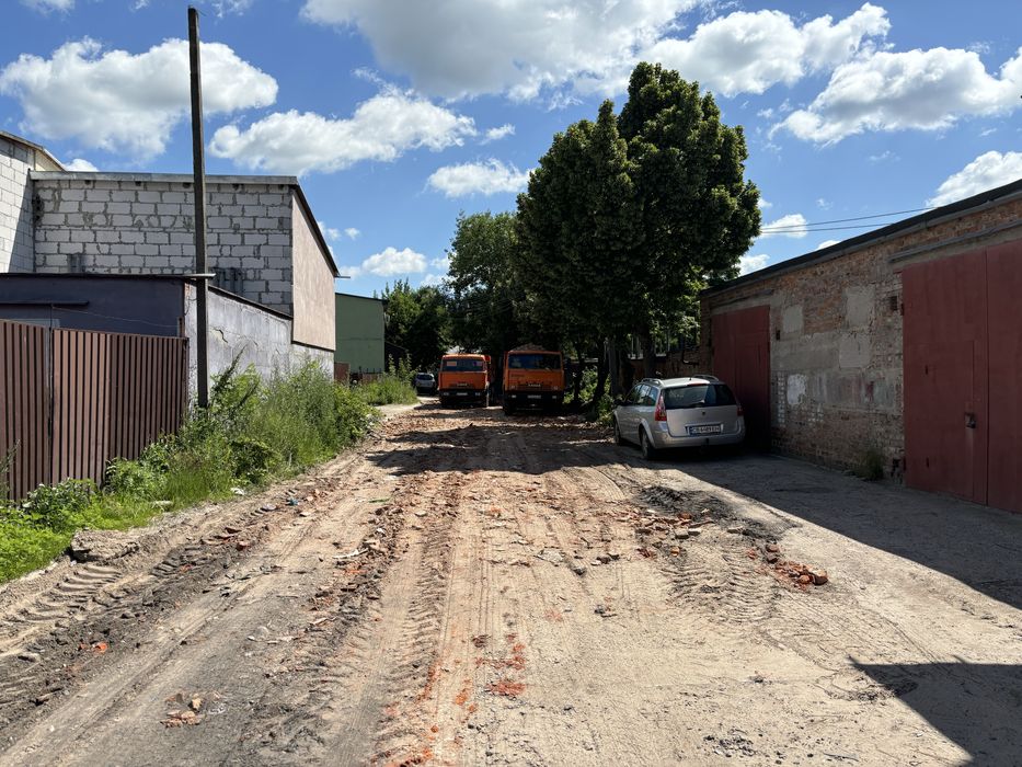 Бой кирпича Дорога из боя кирпича КРАСНЫЙ Белый кирпич огнеупорний