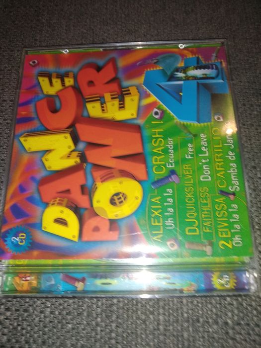 CDs: Pink Floyd, Guns n Roses, Bush, Dance Power 4, Star Collection