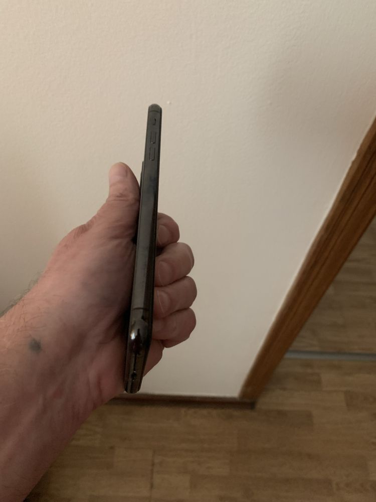 Продам iphone 11 pro max под r sim
