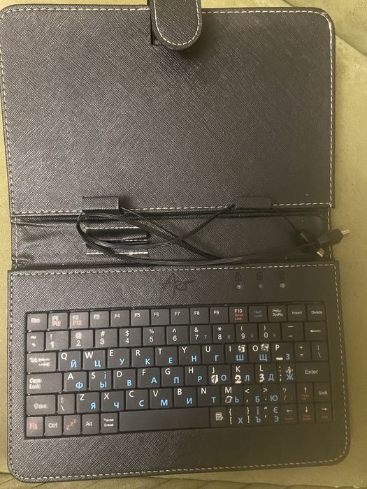 Клавиатура  рабочая, планшет не рабочий
