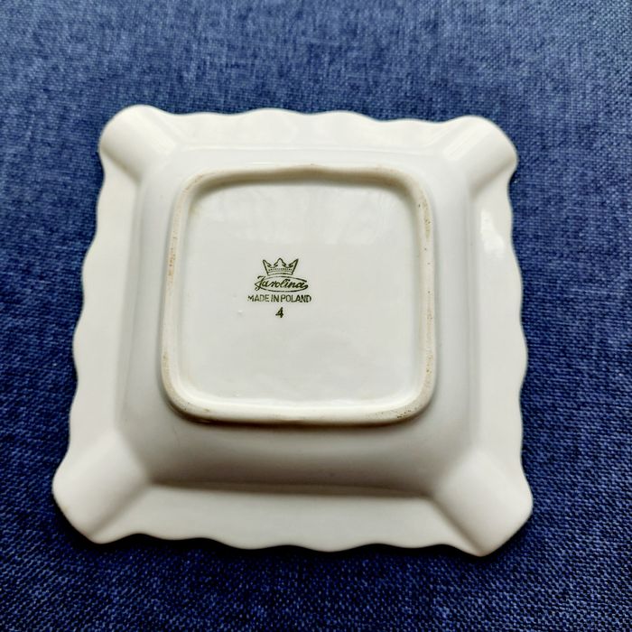 Popielniczka porcelanowa 12x12cm "Karolina"