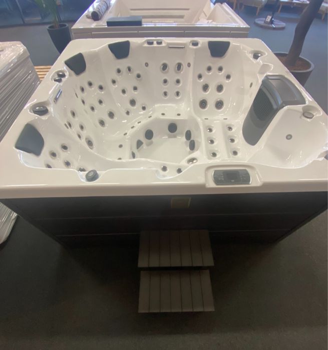 Jacuzzi Premium SVENSKA PRO Floden – Luksus w Promocji Zima 2026