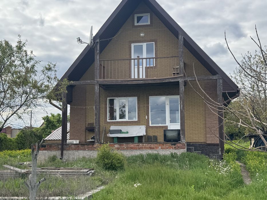 Продам окремий будинок на 20 сотках,в Гостомелі,будинку 7 років.