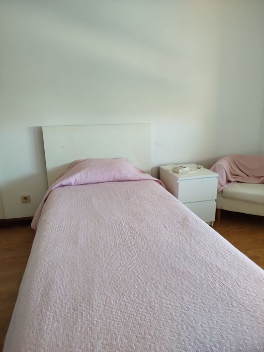 Quarto para alugar ( SO SENHORAS)