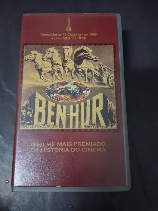 Filmes de vários géneros em VHS