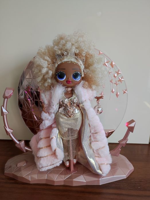 Lol OMG nye queen piękna lalka z dodatkami krolowa