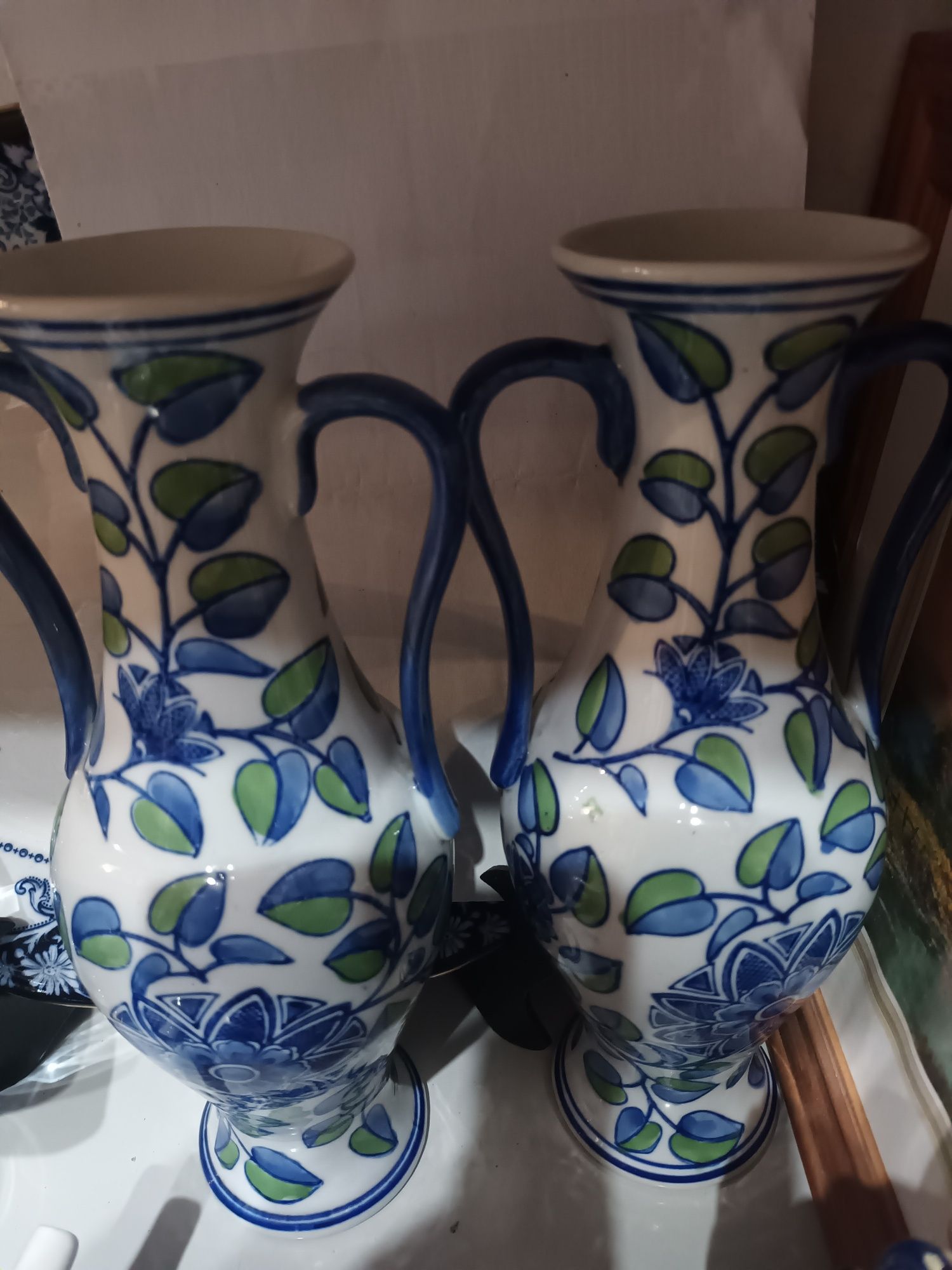 Par de jarras em porcelana não marcada