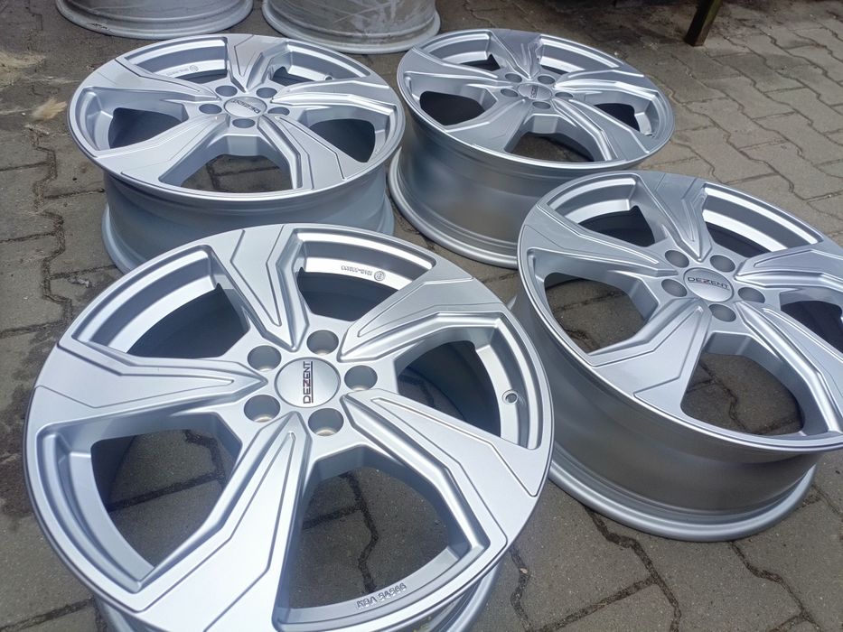 Nowe felgi aluminiowe 5x100 et51 7jx17 VW skoda seat audi