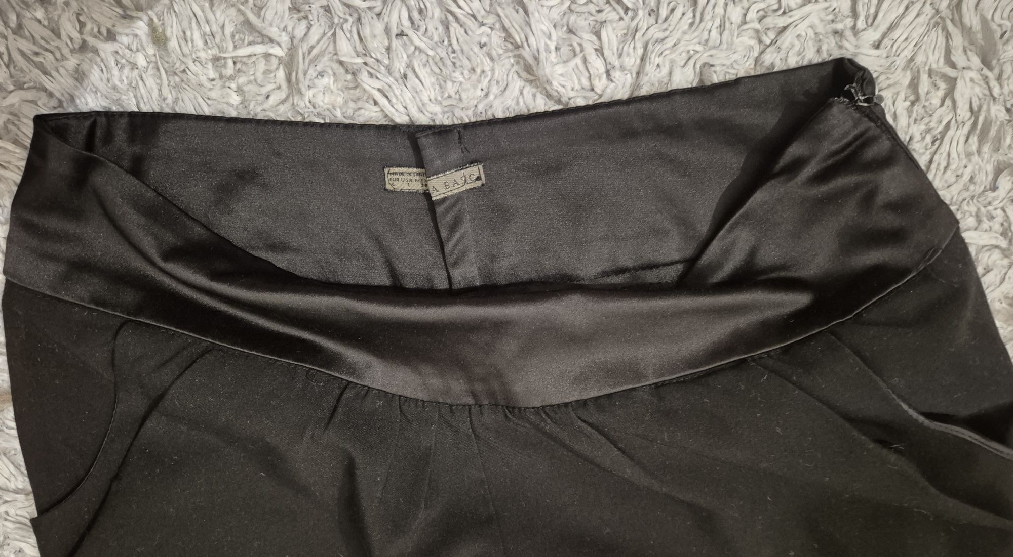 Czarne spodnie Zara Basic #kieszenie #suwak