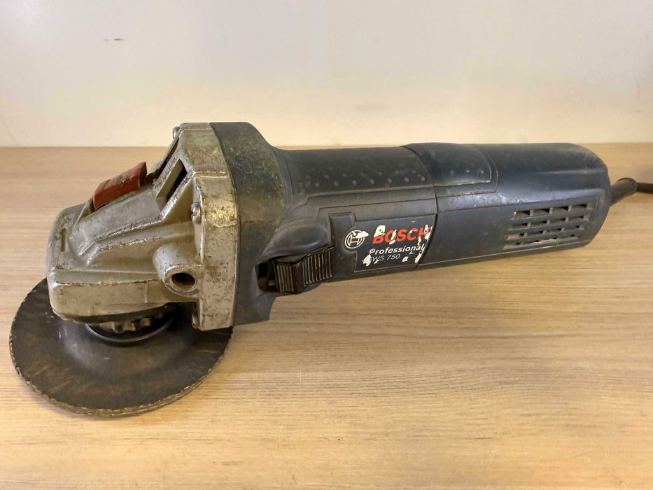 Szlifierka kątowa sieciowa Bosch GWS 750 | 750 W |