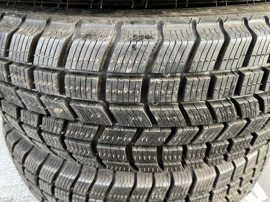 215/70/R16 (зима) Нові Michelin 4x4