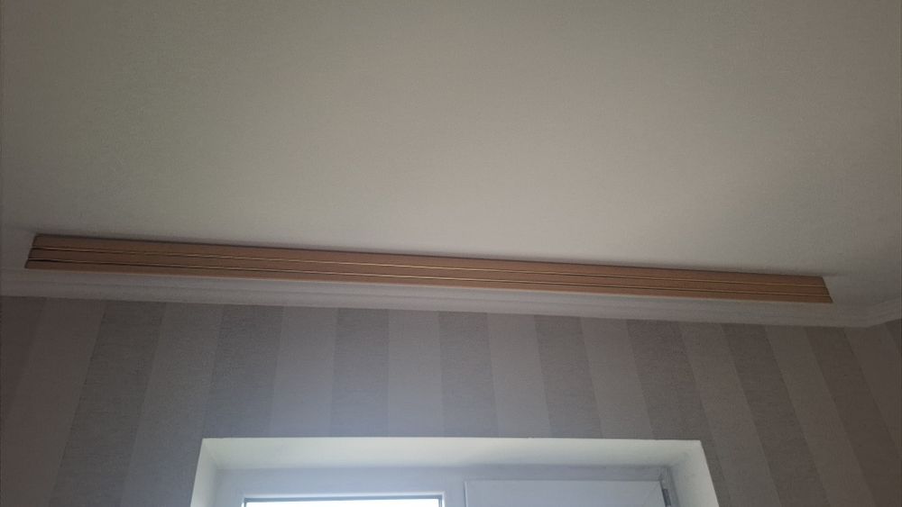 Продам два карниза