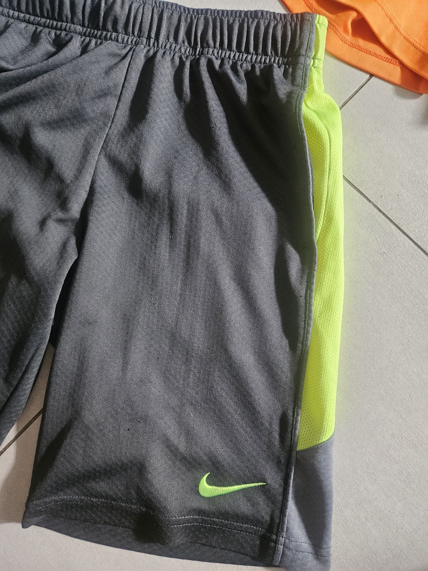 Spodenki Nike i Saller 137/147 trzy pary