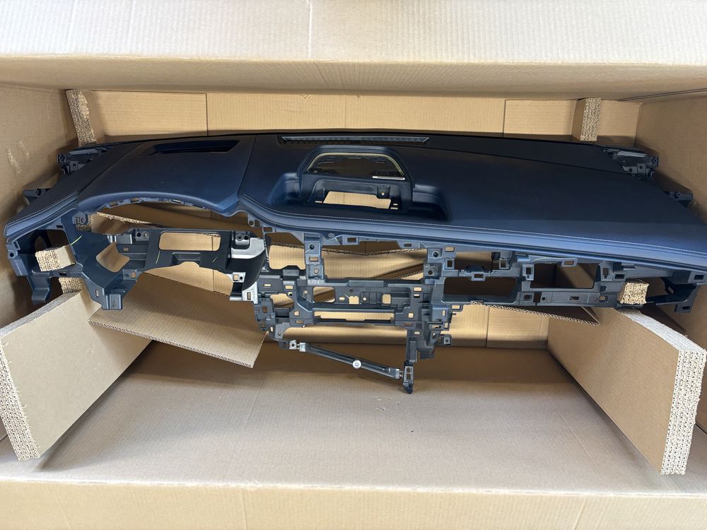 Kokpit deska mazda cx30 nowa