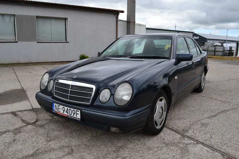 Mercedes - Benz  2.0 cm benzyna ,klima , alusy , super stan ,okazja !