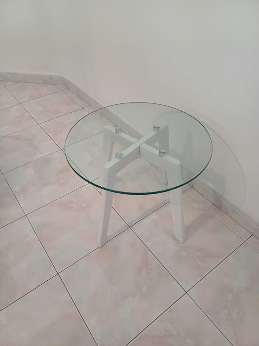 Mesa de apoio em vidro