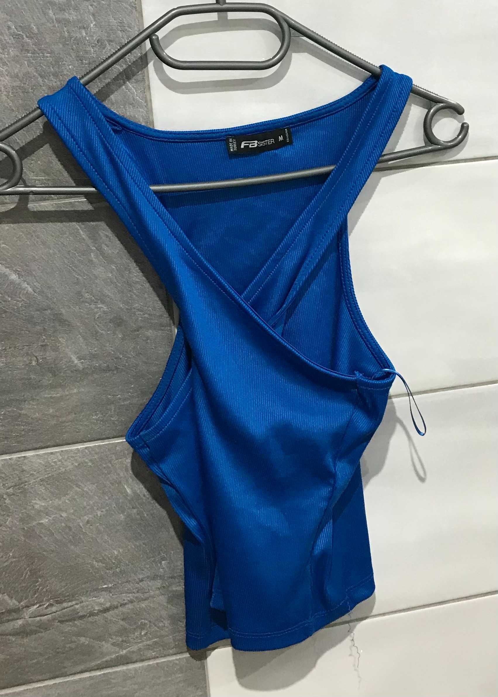 Bluzka sportowa w rozmiarze M