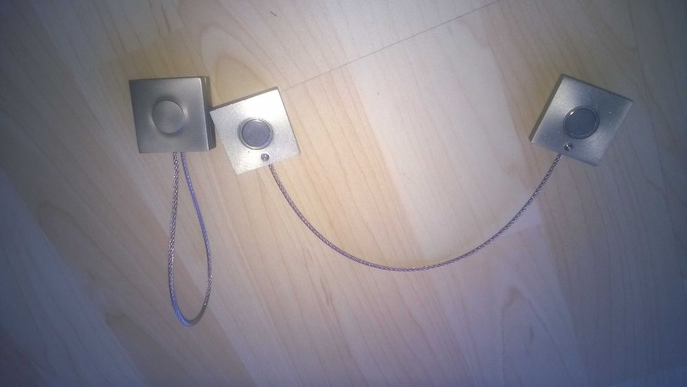 Conjunto 2 suportes para prender cortinados em inox, com iman, novos