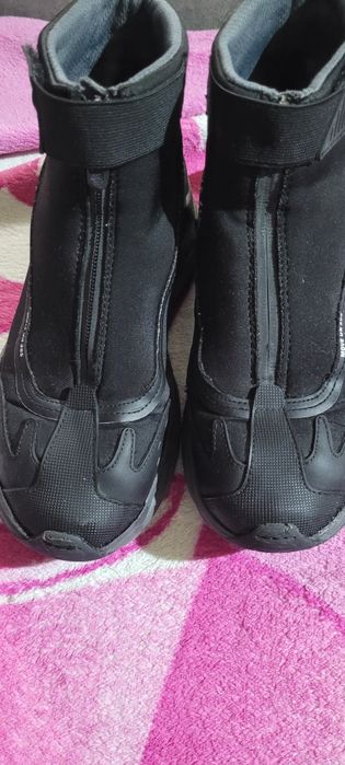 Продам кросівки Zara в хорошому стані, дуже стильні та зручні.