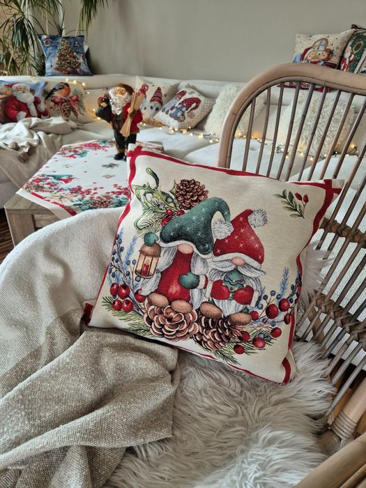 Poszewka 45x45 cm gobelinowa dekoracyjna ze skrzatami F211