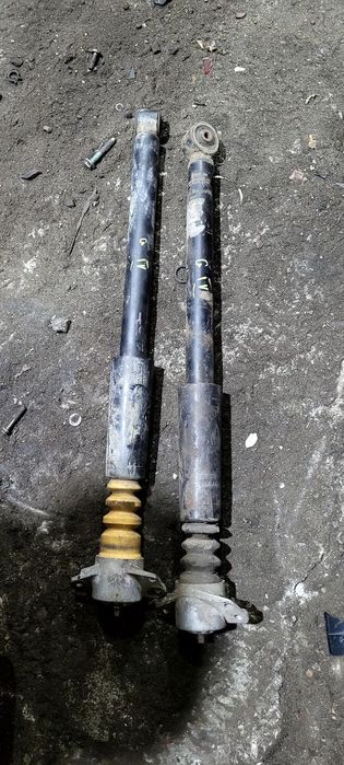 Volkswagen Golf 4 amortyzatory tył