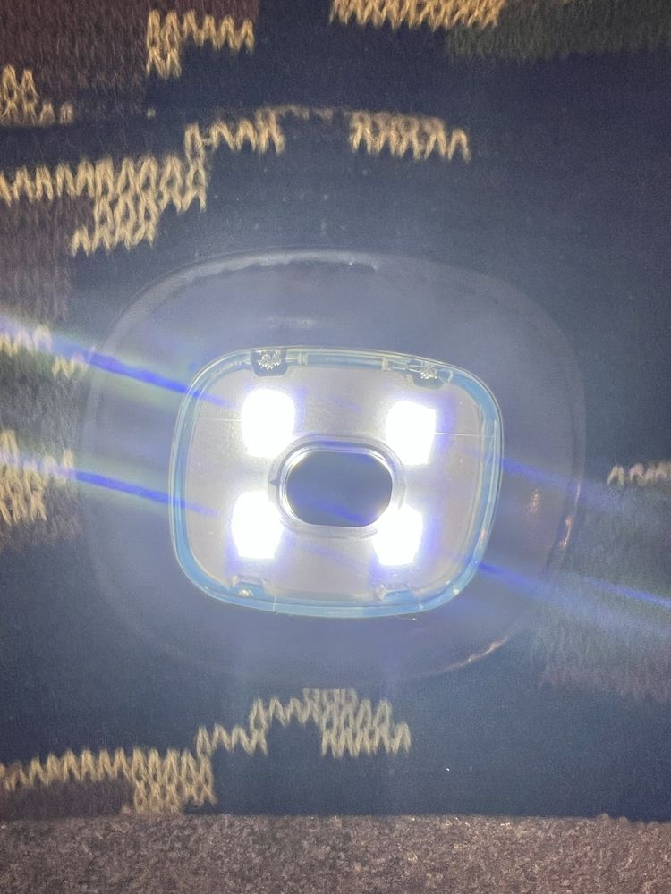 Gorro com luz como novo