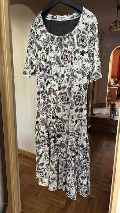 Sukienka letnia, elegancka do wyjścia i do pracy