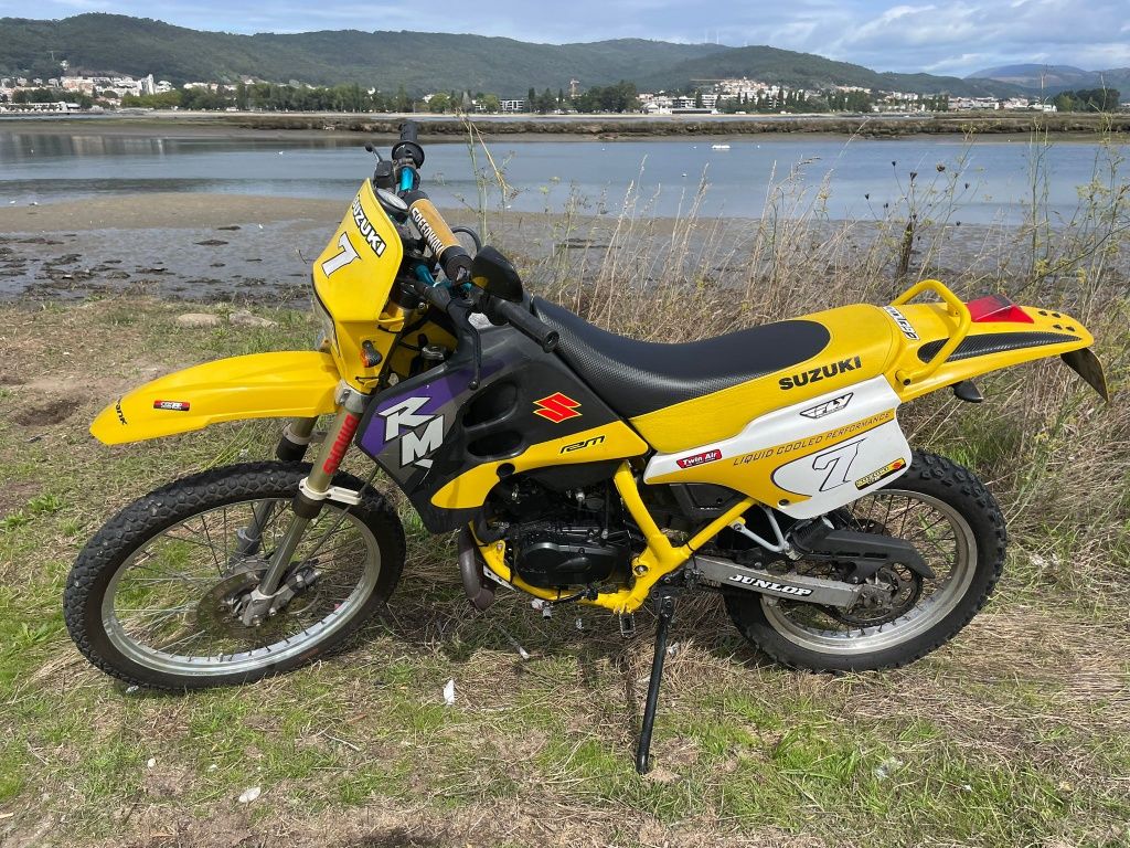 Suzuki RMX 50 ( ciclomotor)
