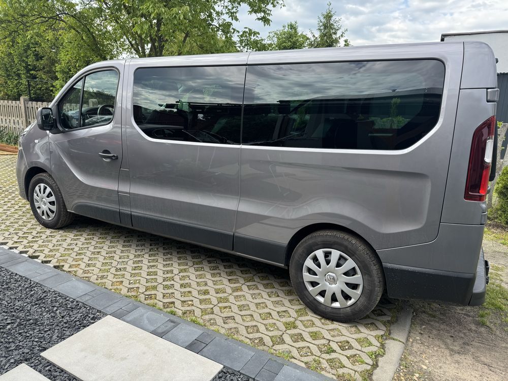 Wynajem Bus Vip 9 osób Diesel 170 KM Automat Wypożyczalnia Busów