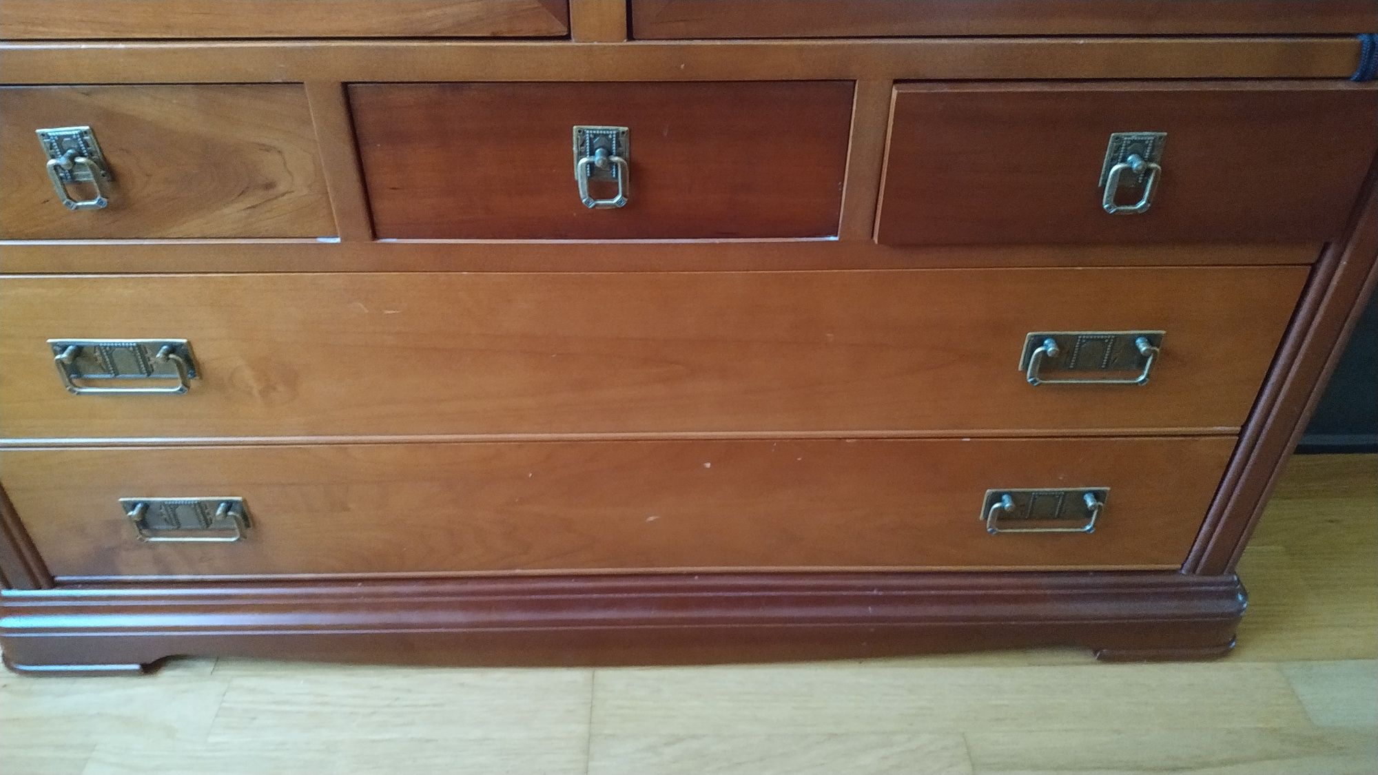 Mobília de quarto completo. Tudo a mesma linha