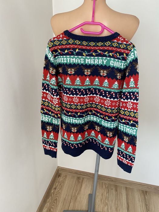 Sweter świąteczny roziar 140 cm