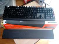 Sprzedam używaną klawiaturę mechaniczną steelseries apex 7 red switch