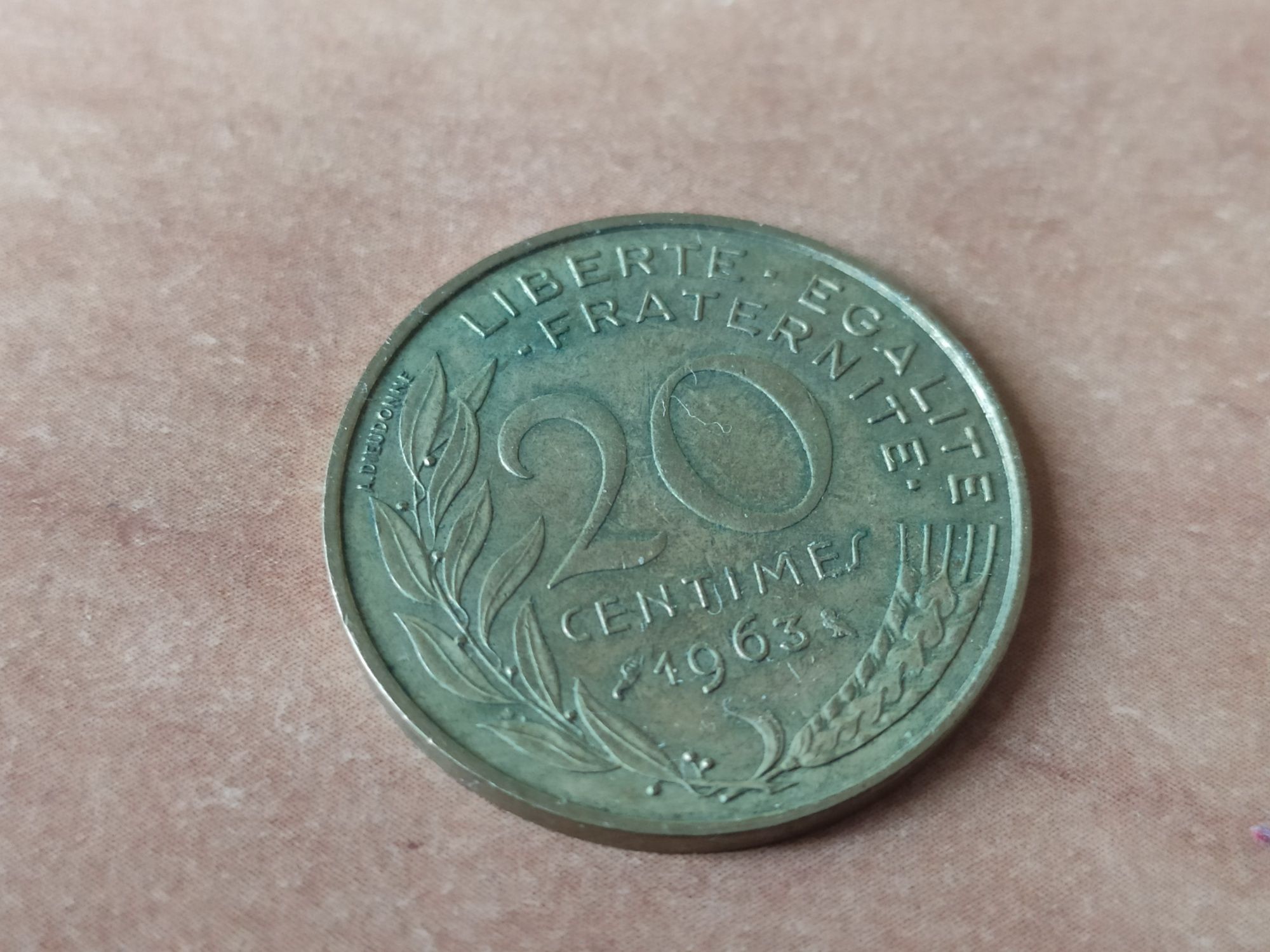 20 centimes Francja 1963 r. awers i rewers skręcone o 180 stopni