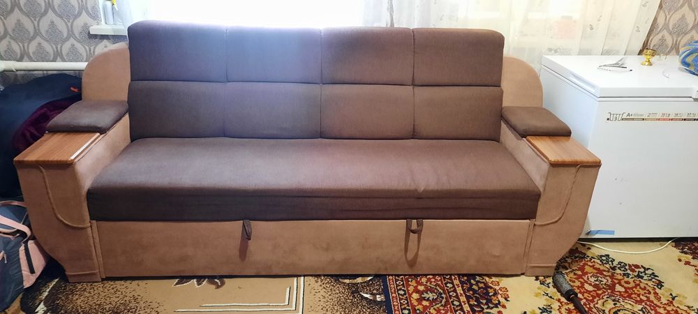 Продам диван в хорошем состоянии