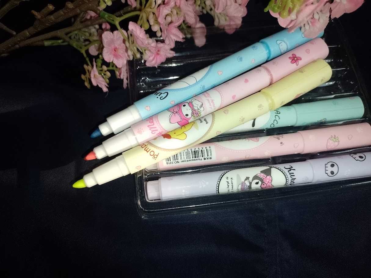 Zestaw 6 uroczych zakreślaczy z motywem Hello Kitty