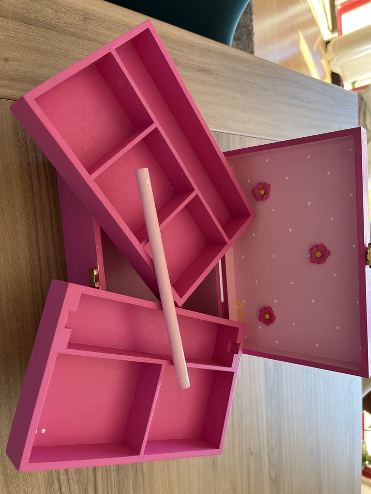 Caixa madeira cor de rosa