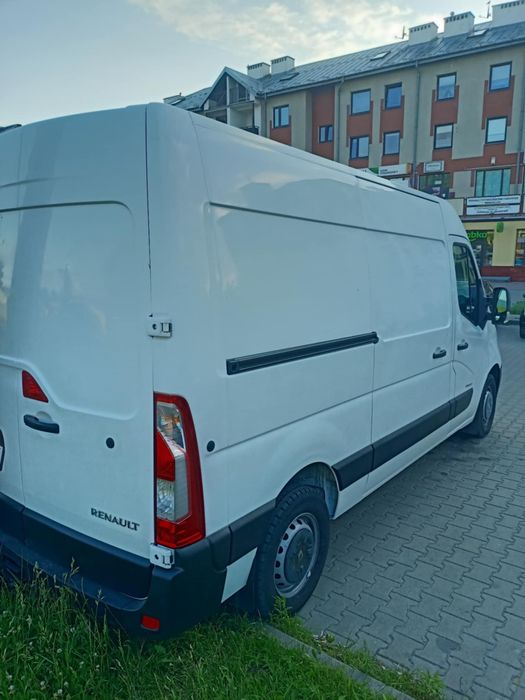 Wynajem busa Renault master  , przeprowadzki i przewozy towarów.