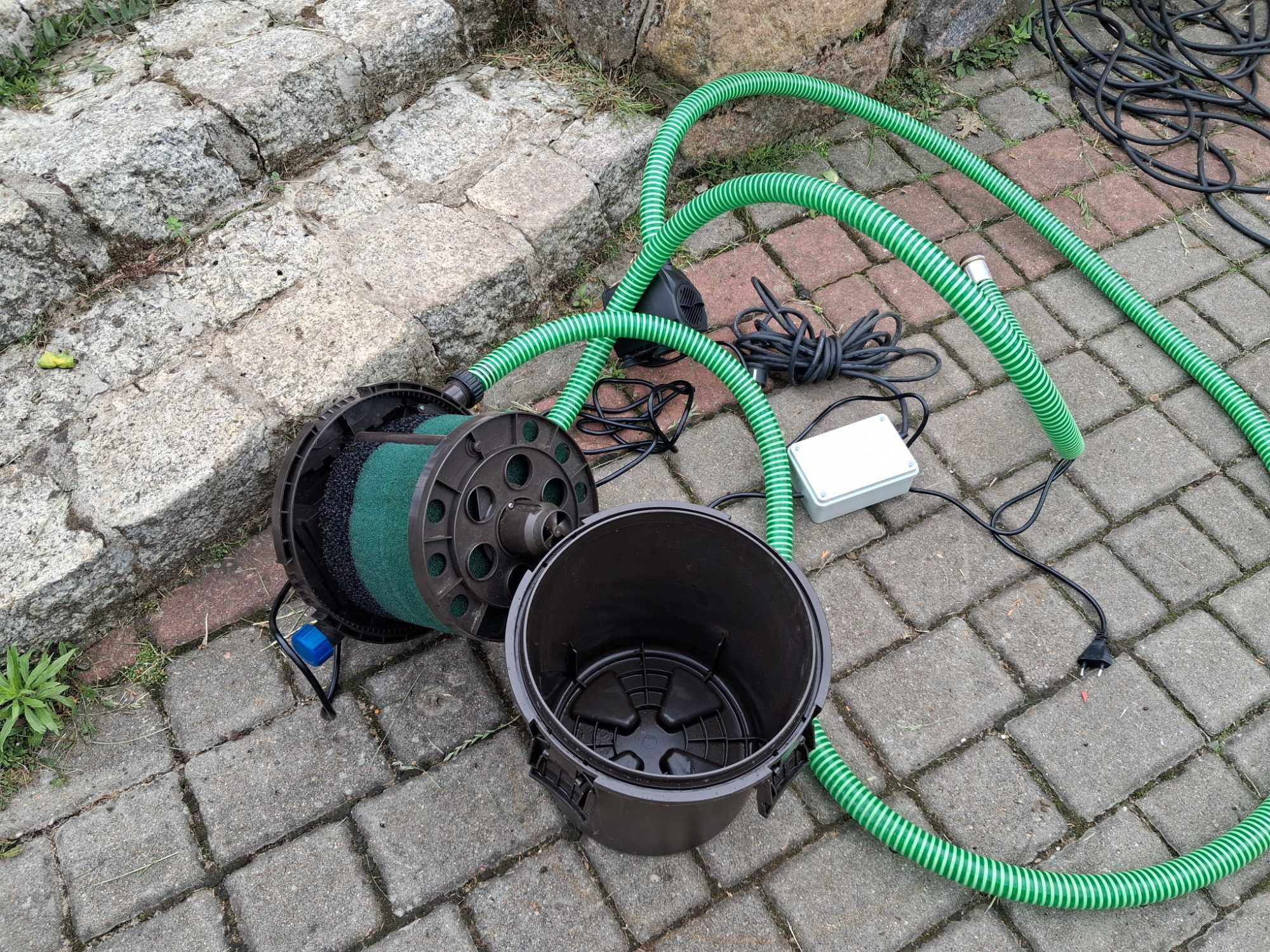 Zestaw Filtrujący Ciśnieniowy od Oczka Wodnego Stawu Scheppach PFS8000