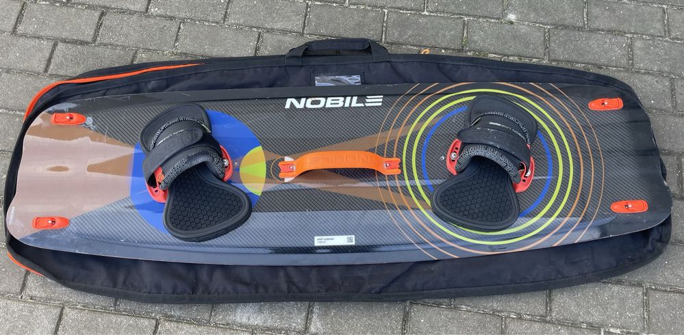 Kitesurfing, zestaw kitesurfing, fone bullit, nobile nhp carbon