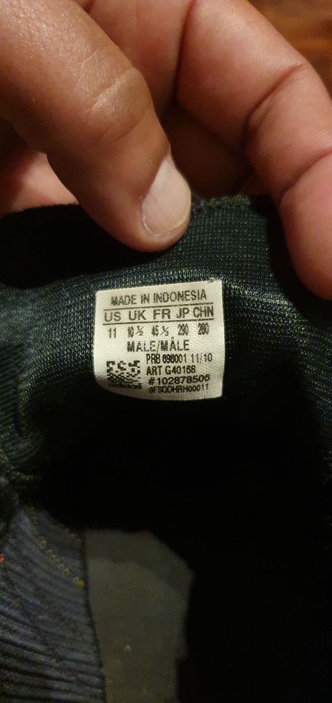 Tênis Adidas L.A Trainer Preto com listras nas cores da Jamaica