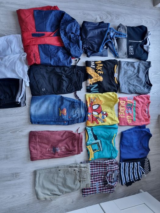 Zestaw ubrań i chłopiec 122/128/134