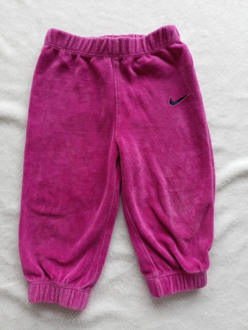 Nike welurowe spodenki dla dziewczynki 9-12 miesięcy 75-80 cm.