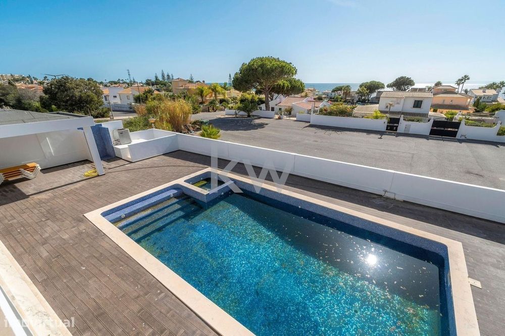 Moradia T5 Totalmente renovada a 250m da Praia da Galé