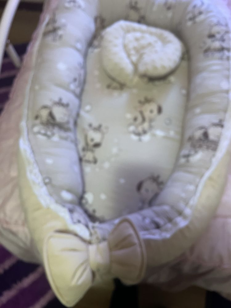 Ninho de bebe com almofada de amamentacao