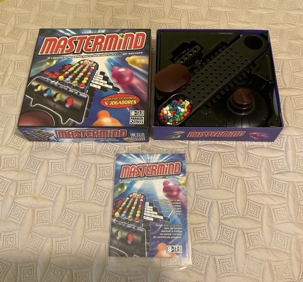 Jogo Mastermind da HASBRO [ Como novo ]